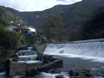 El ro Sella en la localidad de Cao.